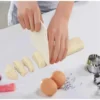 c507679a3c3053b9aa8370dfd8e0dc01.webp Plastic Dough Cutter Scraper